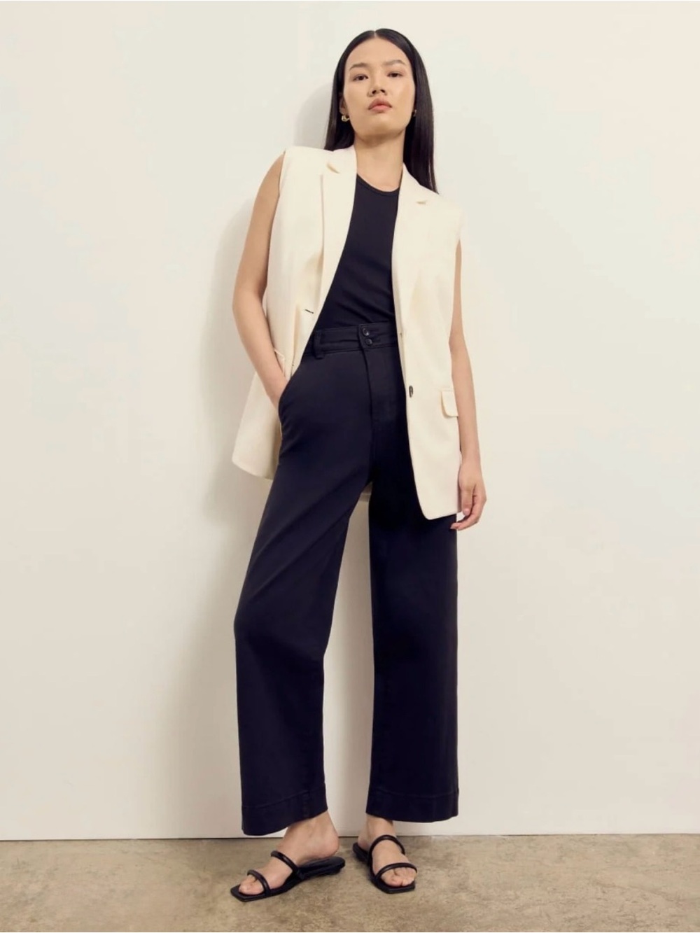 Wide Leg High-Rise Pants in Black